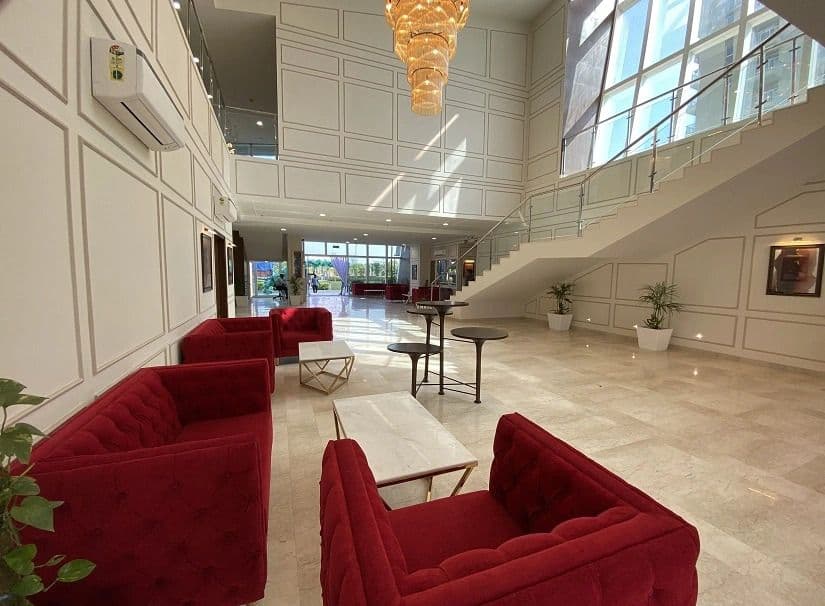 Eldeco Accolade image 2