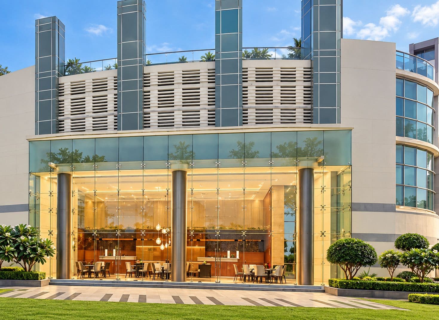 DLF The Pinnacle image 3